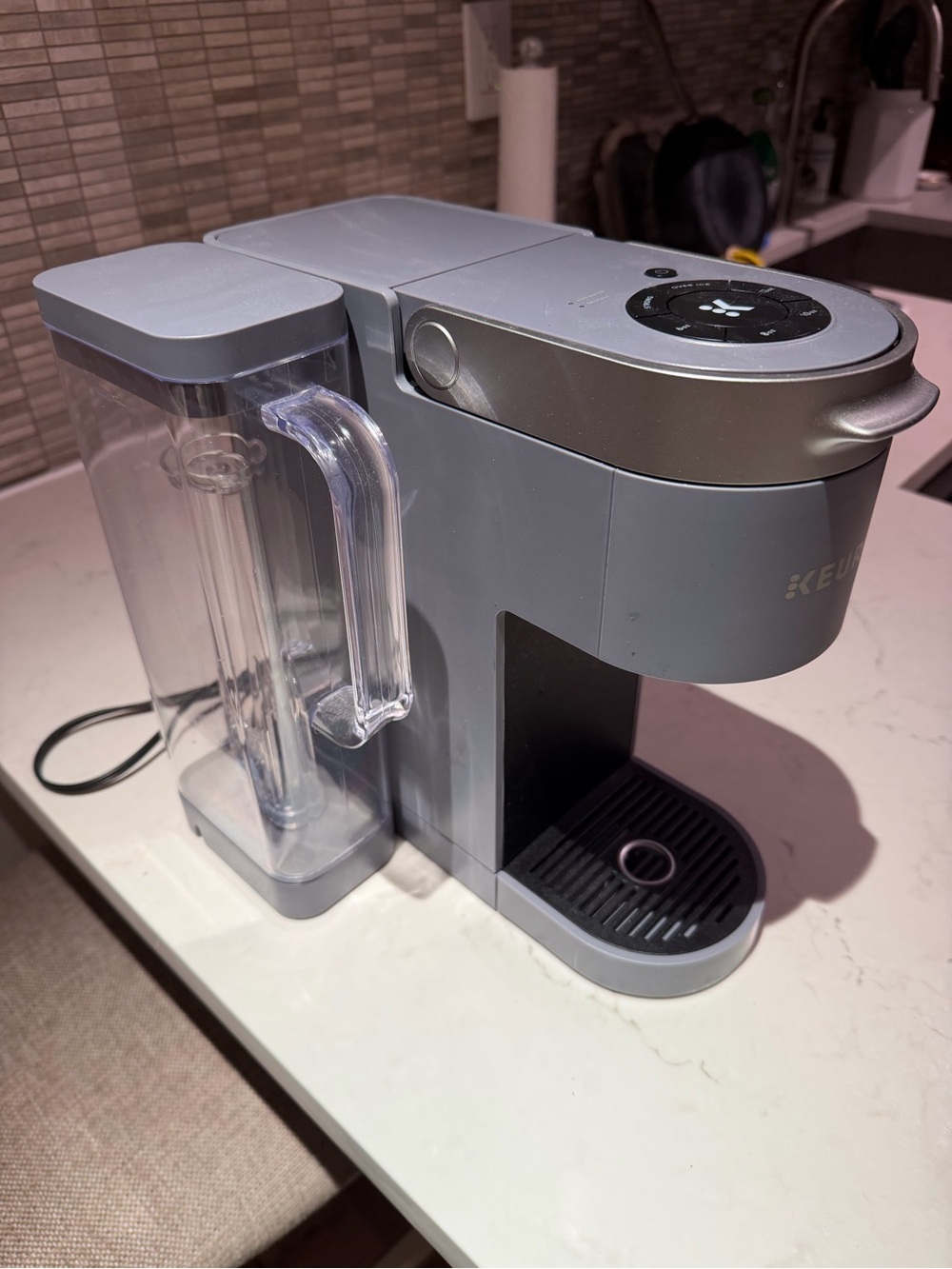 Keurig K- Supreme Single-Serve Coffee Maker in Light Gray - Picture 3 of 8